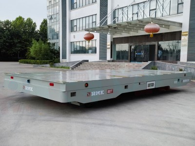 Zelfgestuwde elektrische overdracht trolley