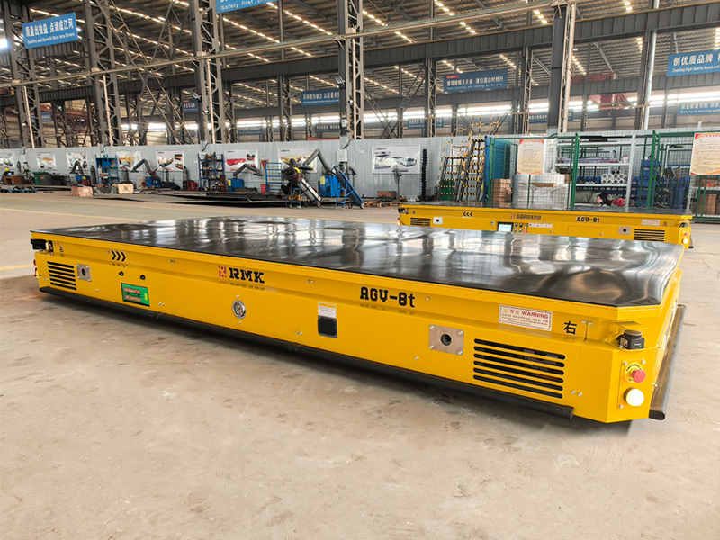 8 ton lasergestuurde AGV met liftpallet